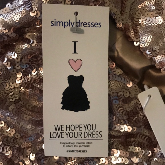 Formal dress - Picture 5 of 6